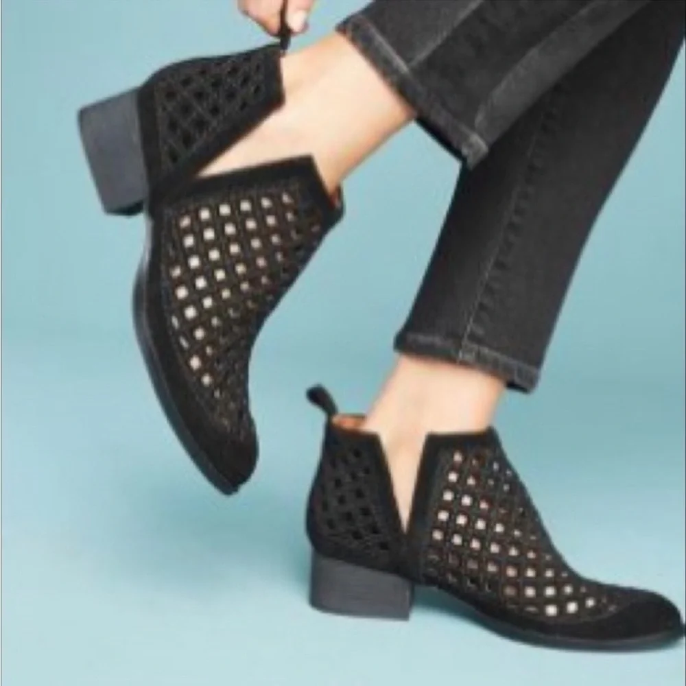 JEFFREY Campbell Size 7 Taggart Booties Black Suede Lasercut Uppers Slip On - Picture 2 of 11